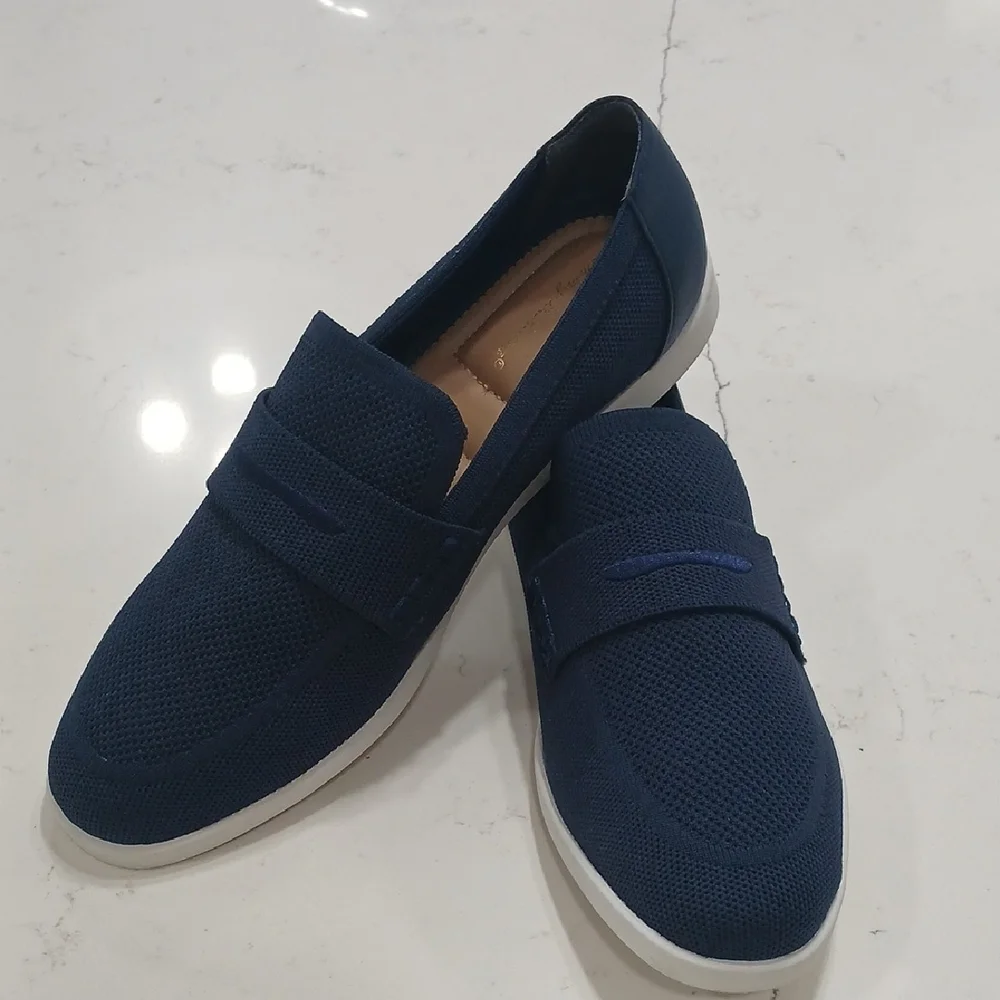 Tommy Bahama Blue and White Slip-On Loafers Sz 9 Without Tag Or Box